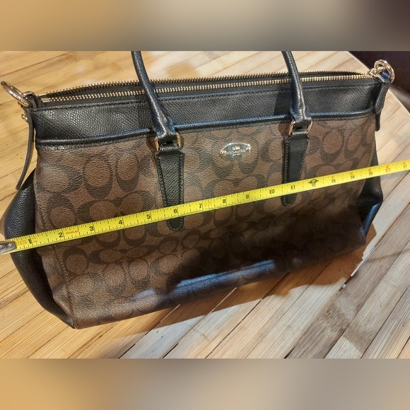 Coach Hand Bag  with sling - Picture 12 of 14